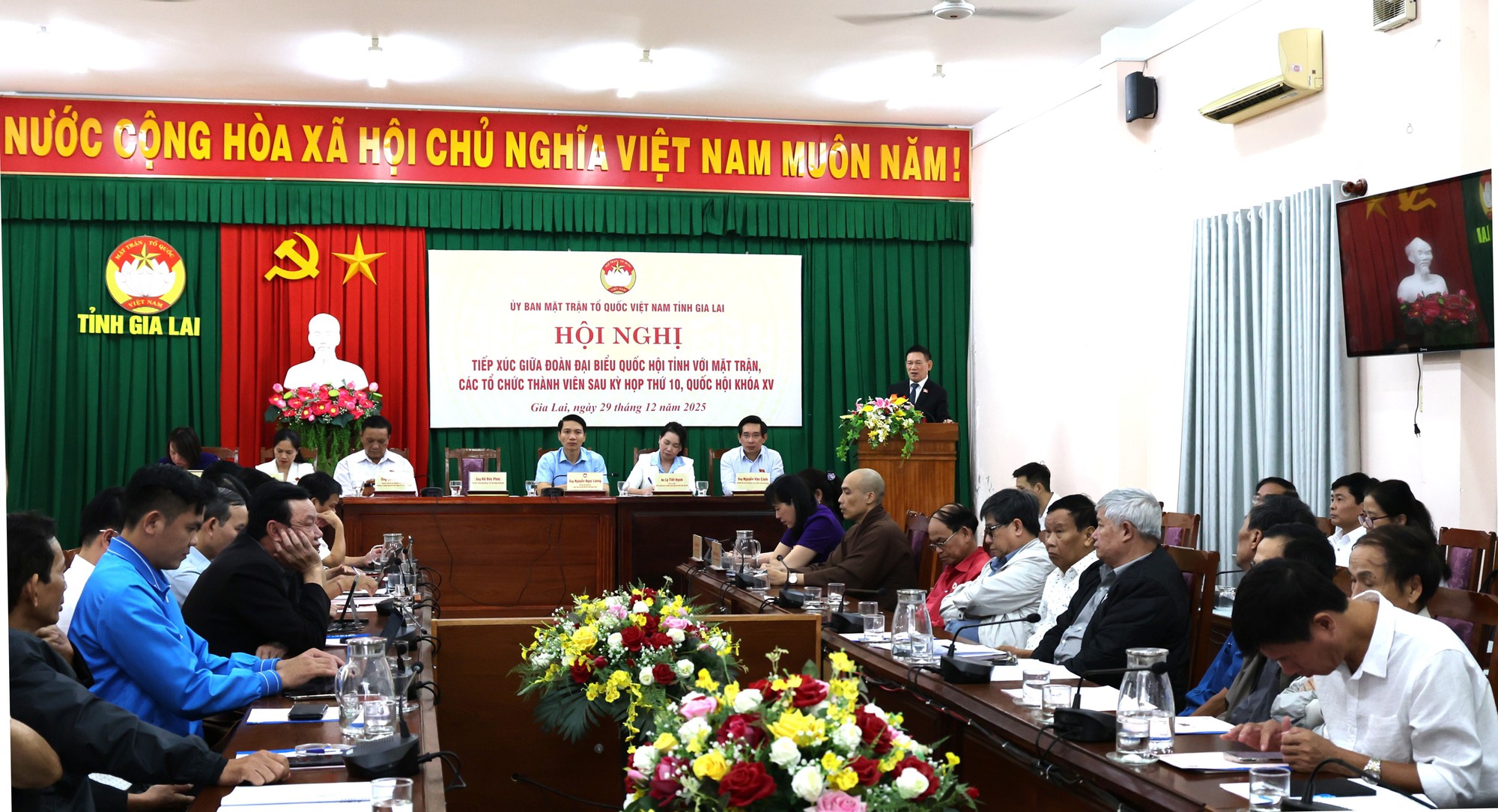 Phó Thủ tướng Hồ Đức Phớc cùng Đoàn ĐBQH Gia Lai tiếp xúc với MTTQ tỉnh và các tổ chức thành viên- Ảnh 1.