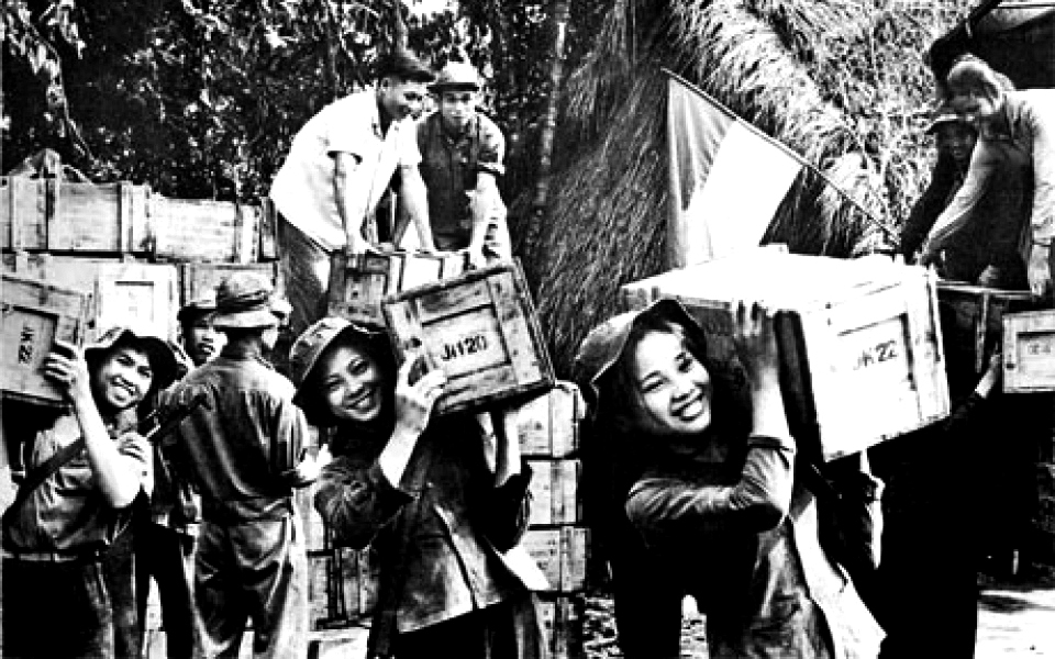 Tăng mức trợ cấp hằng tháng đối với thanh niên xung phong