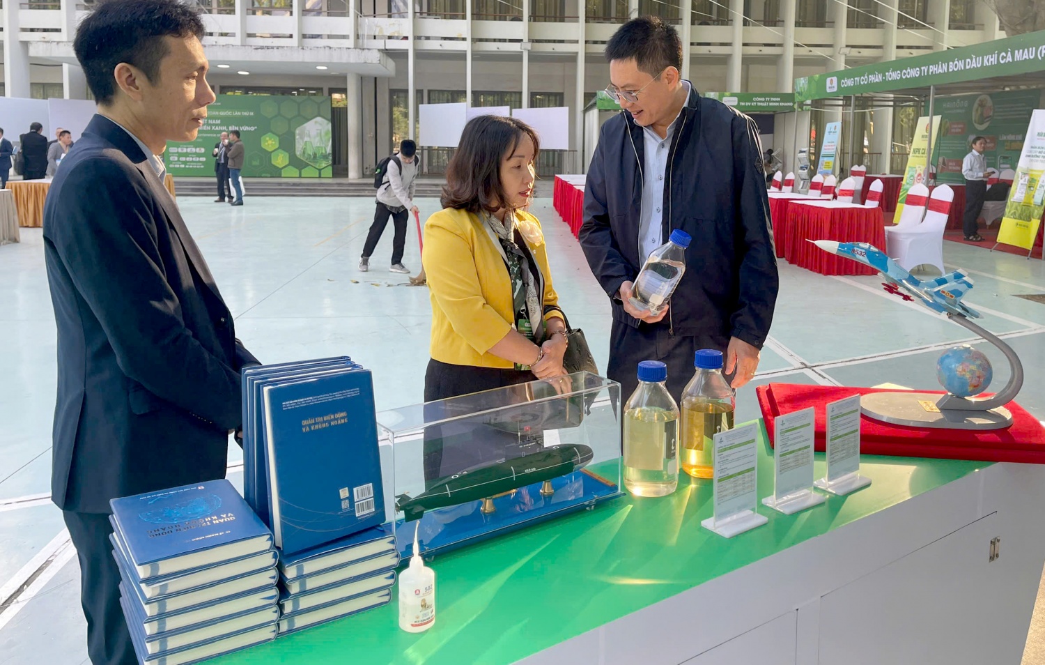 BSR tham gia triển lãm tại Hội nghị Hóa học toàn quốc lần thứ 9- Ảnh 1.