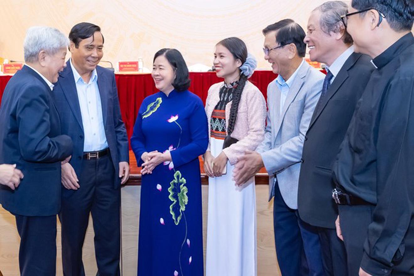 Trên 527.000 ý kiến góp ý vào dự thảo Văn kiện Đại hội XIV qua hệ thống Mặt trận- Ảnh 1. Trên 527.000 ý kiến góp ý vào dự thảo Văn kiện Đại hội XIV qua hệ thống Mặt trận- Ảnh 1.