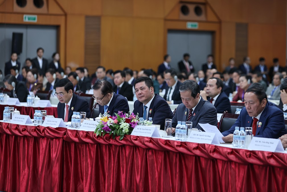 Thủ tướng: Phải chắt chiu và khai thác hiệu quả từng sáng kiến của doanh nghiệp Việt Nam - Lào- Ảnh 6.