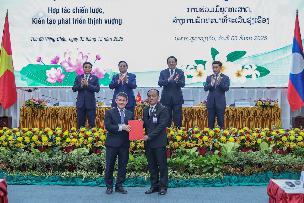 Thủ tướng: Phải chắt chiu và khai thác hiệu quả từng sáng kiến của doanh nghiệp Việt Nam - Lào- Ảnh 9.