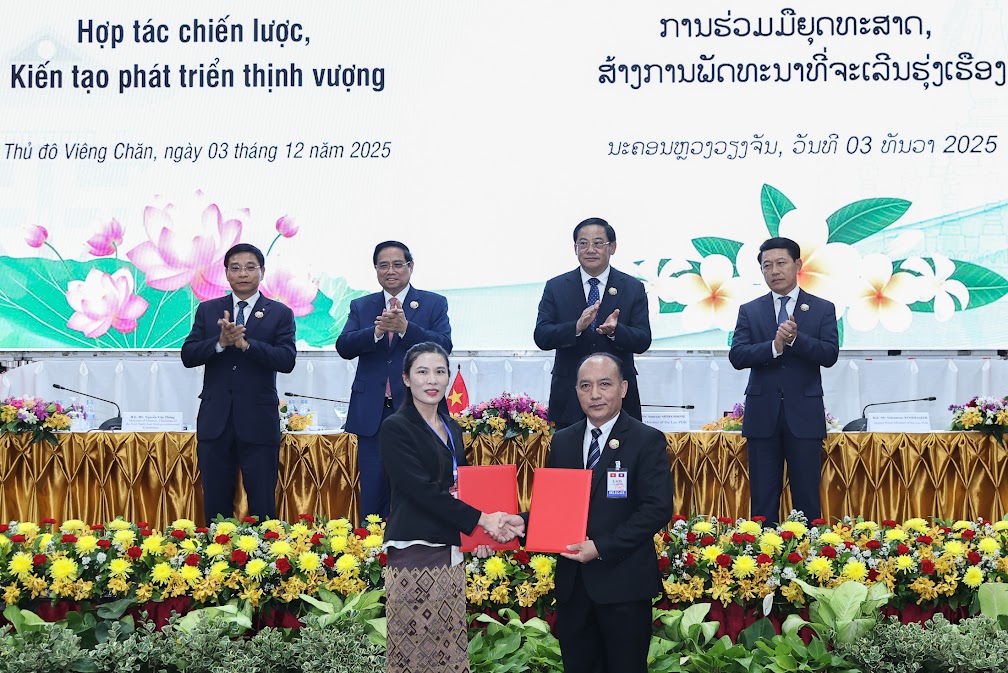 Thủ tướng: Phải chắt chiu và khai thác hiệu quả từng sáng kiến của doanh nghiệp Việt Nam - Lào- Ảnh 11.