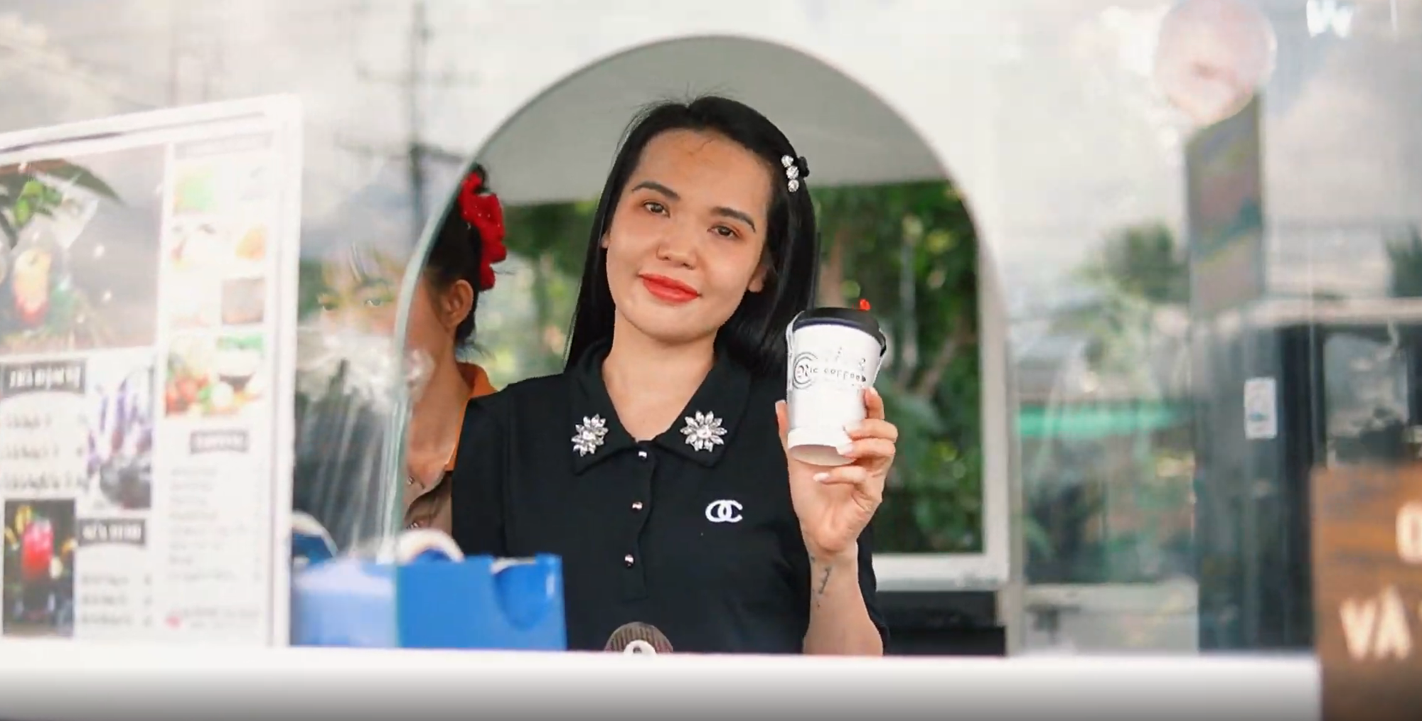 Mở rộng dịch vụ, tạo không gian sinh hoạt cộng đồng tại điểm bán Vietlott ở Vĩnh Long- Ảnh 1.
