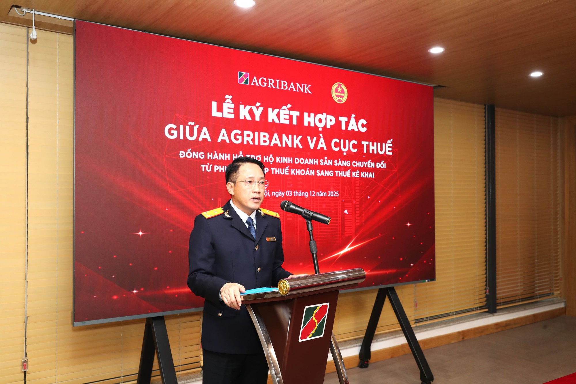 Agribank ‘bắt tay’ ngành Thuế, tăng tốc hỗ trợ hộ kinh doanh chuyển đổi- Ảnh 3. Agribank ‘bắt tay’ ngành Thuế, tăng tốc hỗ trợ hộ kinh doanh chuyển đổi- Ảnh 3.