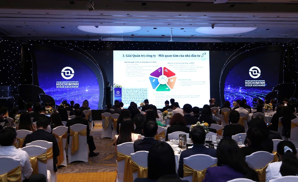 TTCK Việt Nam sôi động và có mức tăng trưởng hàng đầu khu vực- Ảnh 2.