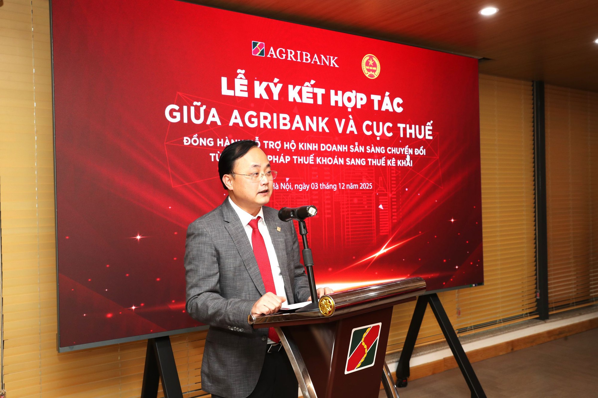 Agribank ‘bắt tay’ ngành Thuế, tăng tốc hỗ trợ hộ kinh doanh chuyển đổi- Ảnh 2. Agribank ‘bắt tay’ ngành Thuế, tăng tốc hỗ trợ hộ kinh doanh chuyển đổi- Ảnh 2.