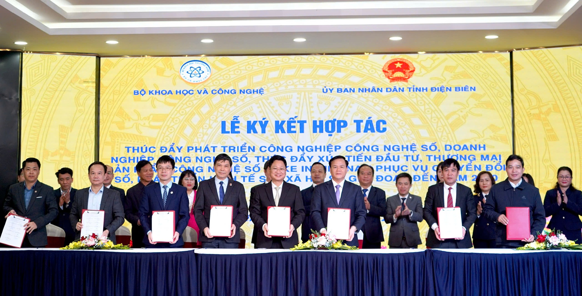 Đưa công nghệ số 'Make in Vietnam' về Tây Bắc- Ảnh 2.