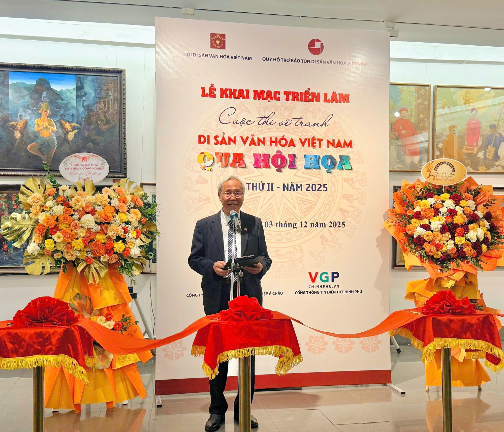 Khai mạc Triển lãm cuộc thi vẽ tranh 'Di sản văn hóa Việt Nam qua hội họa' lần thứ II năm 2025- Ảnh 1.