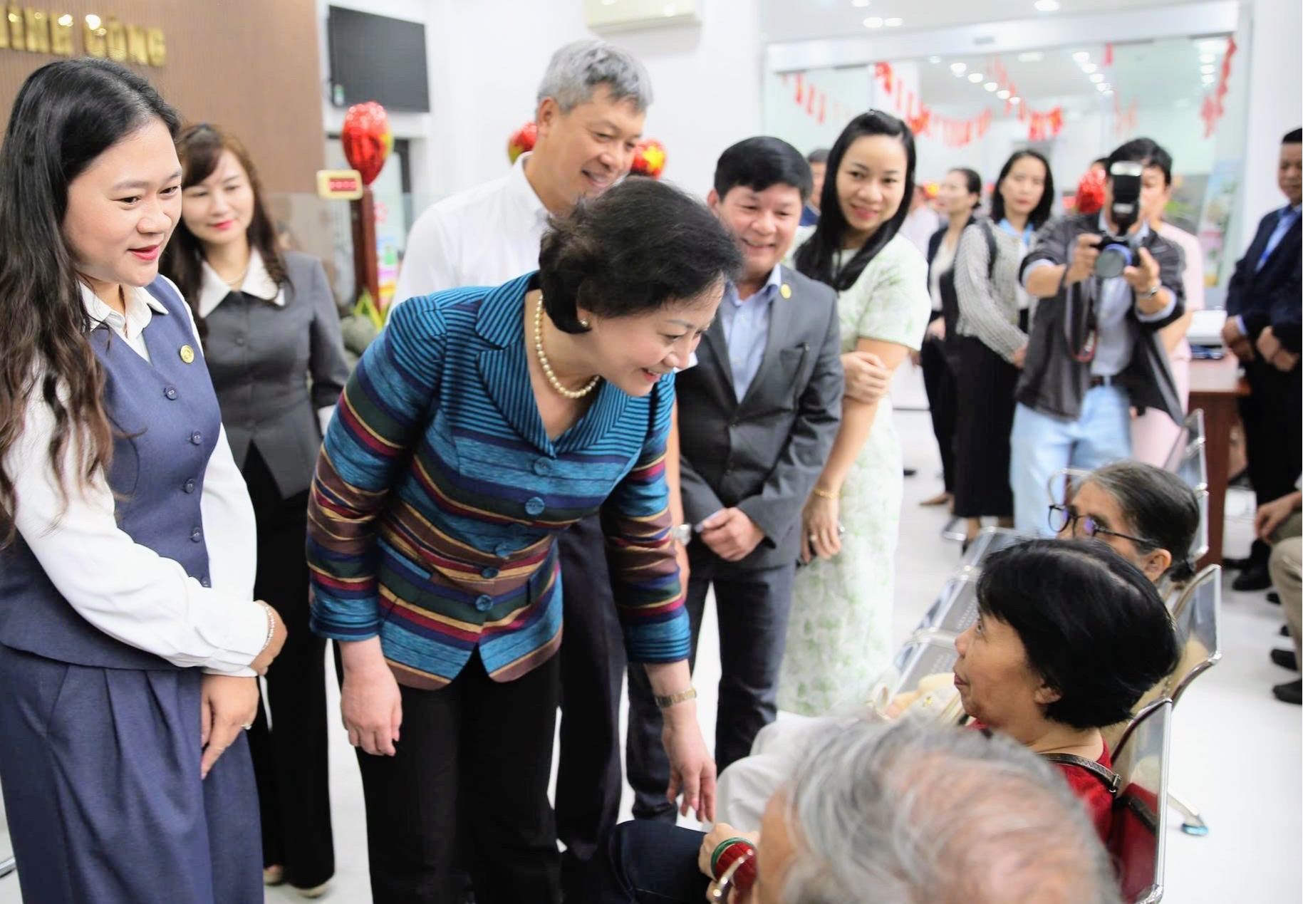 Cách mạng tinh gọn bộ máy, vận hành chính quyền địa phương hai cấp: Dấu ấn cải cách lịch sử- Ảnh 6. Cách mạng tinh gọn bộ máy, vận hành chính quyền địa phương hai cấp: Dấu ấn cải cách lịch sử- Ảnh 6.