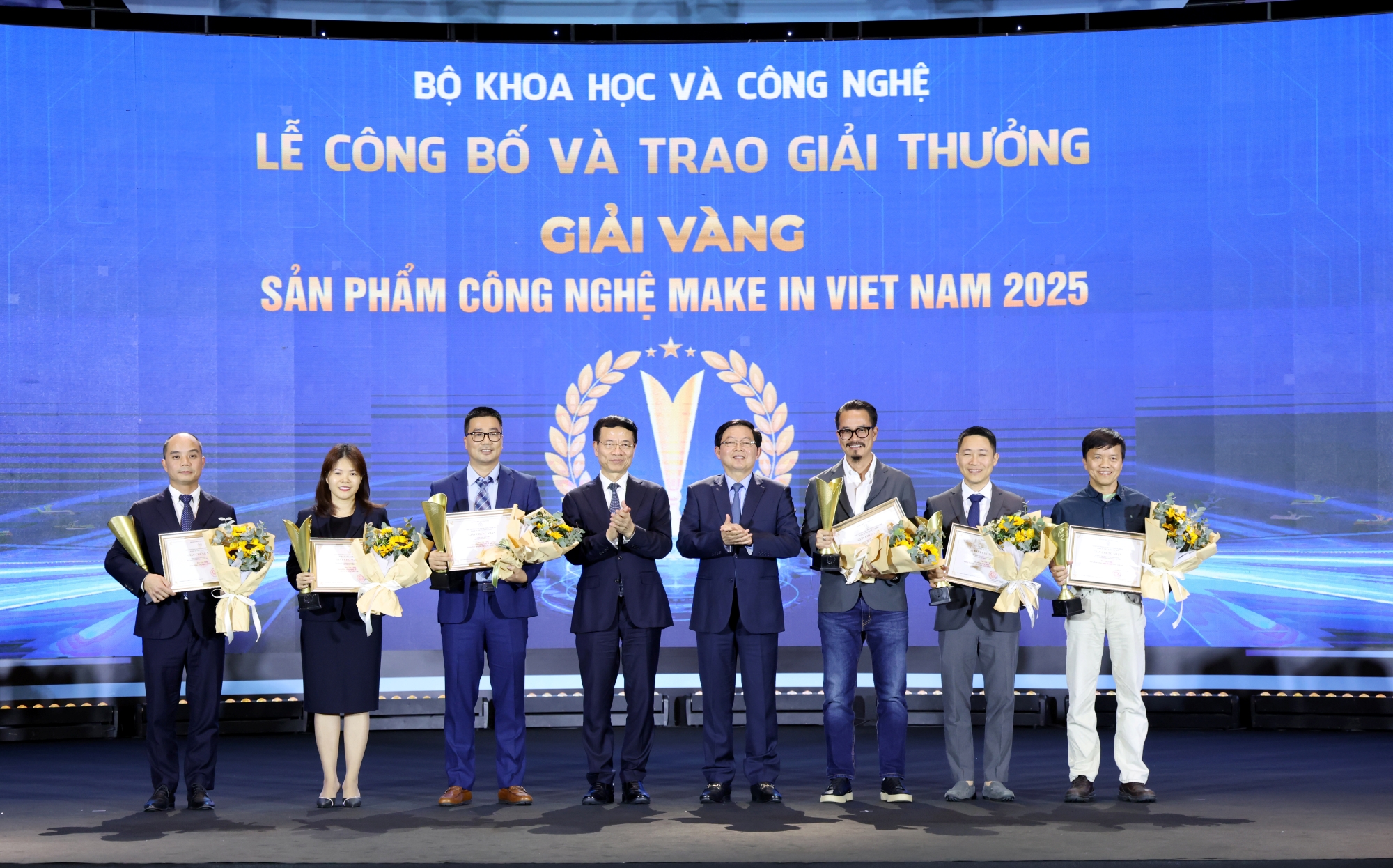 Doanh nghiệp công nghệ Việt Nam phải trở thành lực lượng tiên phong trong kỷ nguyên số- Ảnh 5. Doanh nghiệp công nghệ Việt Nam phải trở thành lực lượng tiên phong trong kỷ nguyên số- Ảnh 5.