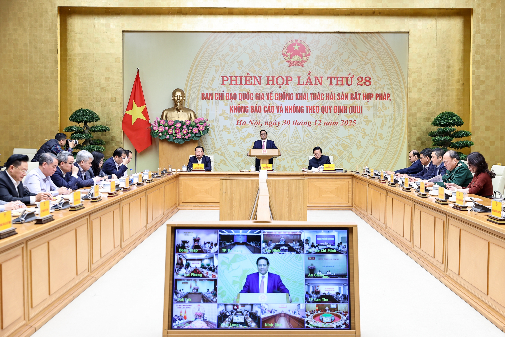 Thủ tướng: Trong tuần tới, xử lý dứt điểm các nhiệm vụ được giao trong chống khai thác IUU- Ảnh 1. Thủ tướng: Trong tuần tới, xử lý dứt điểm các nhiệm vụ được giao trong chống khai thác IUU- Ảnh 1.