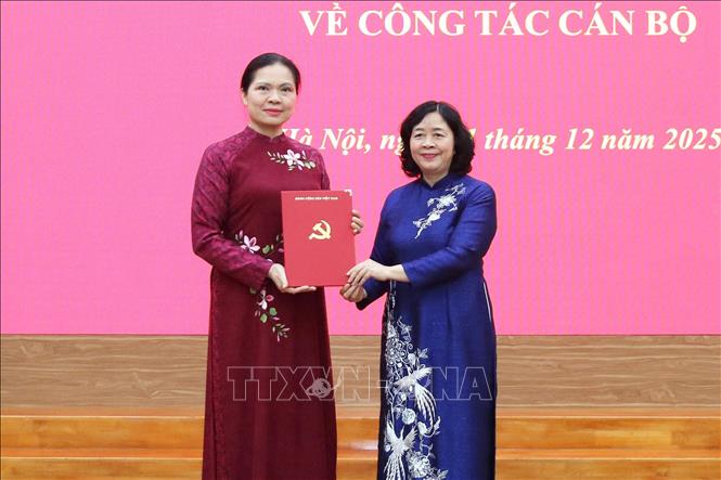 Đồng chí Hà Thị Nga giữ chức Phó Bí thư Thường trực Đảng ủy MTTQ, các đoàn thể Trung ương- Ảnh 1.