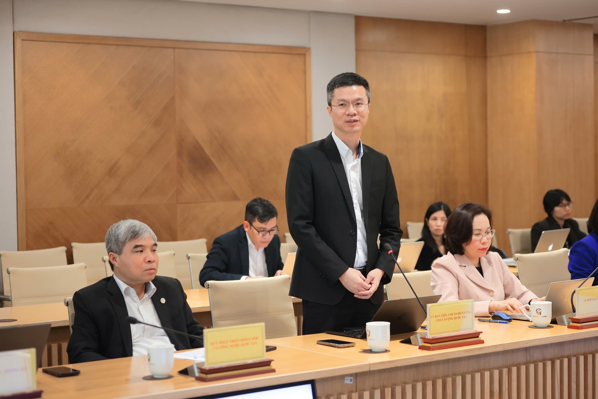 Việt Nam đã ban hành 28 tiêu chuẩn quốc gia về trụ, trạm sạc điện- Ảnh 1.