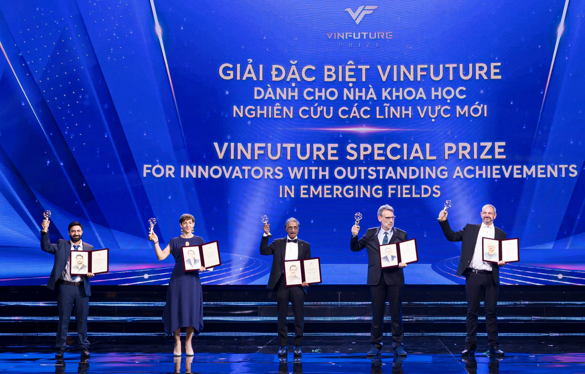 Giải thưởng Chính VinFuture 2025 vinh danh công trình vaccine HPV cứu sống hàng triệu người- Ảnh 4.