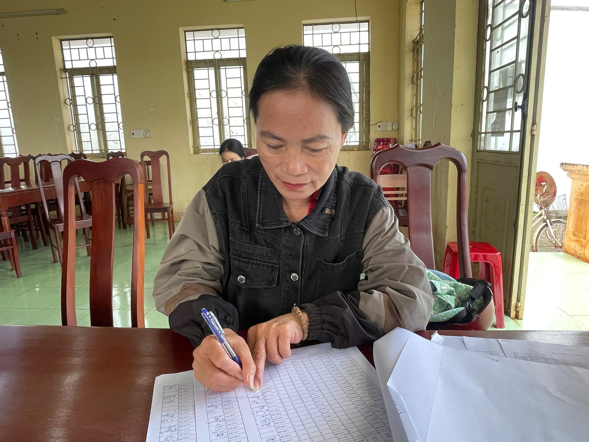 Bắt đầu chi trả gộp 3 tháng lương hưu, trợ cấp BHXH tại 4 tỉnh- Ảnh 2. Bắt đầu chi trả gộp 3 tháng lương hưu, trợ cấp BHXH tại 4 tỉnh- Ảnh 2.