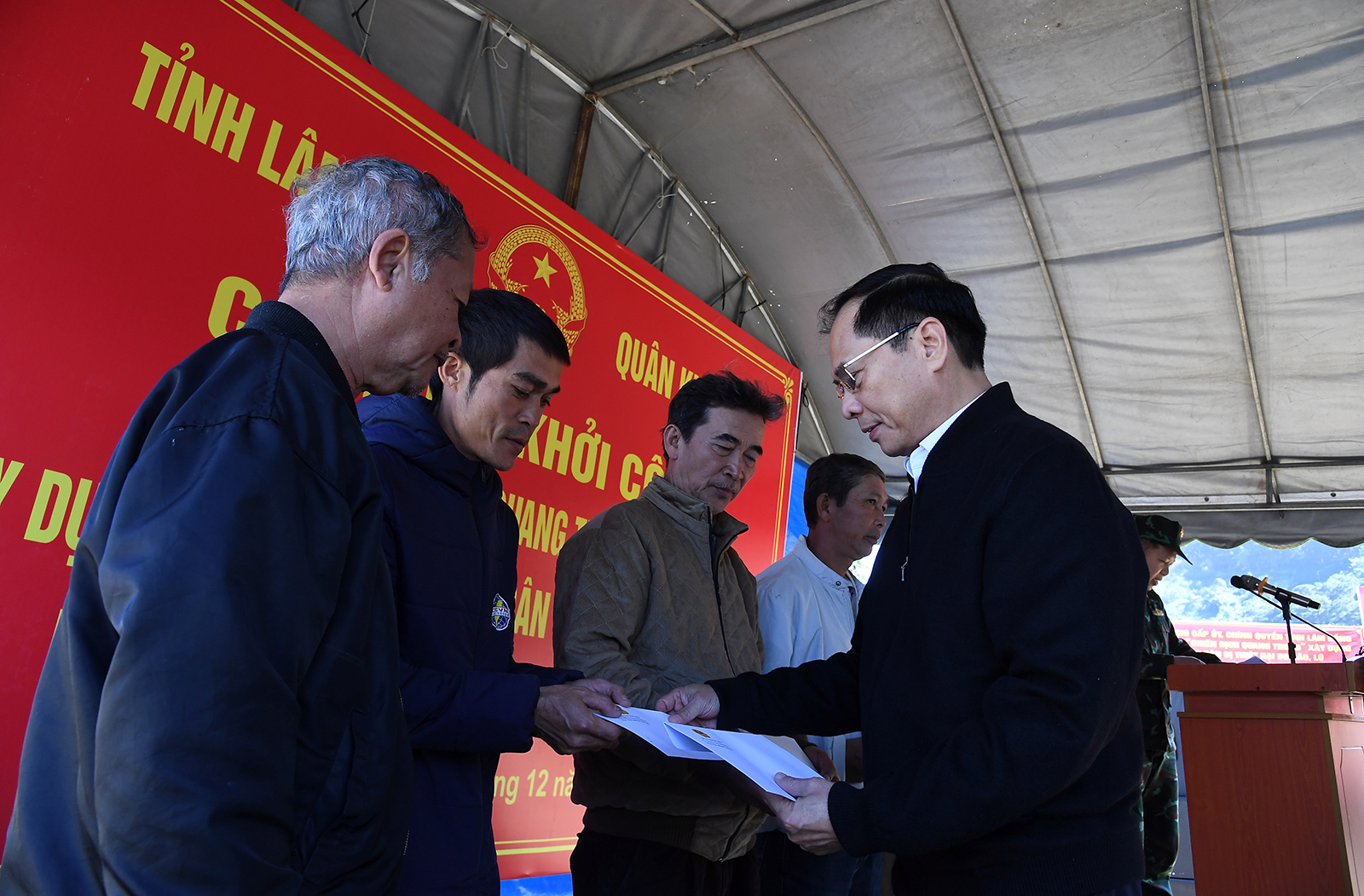 Lâm Đồng cần hoàn thành xây dựng nhà ở cho người dân sớm ngày nào tốt ngày đó- Ảnh 2.