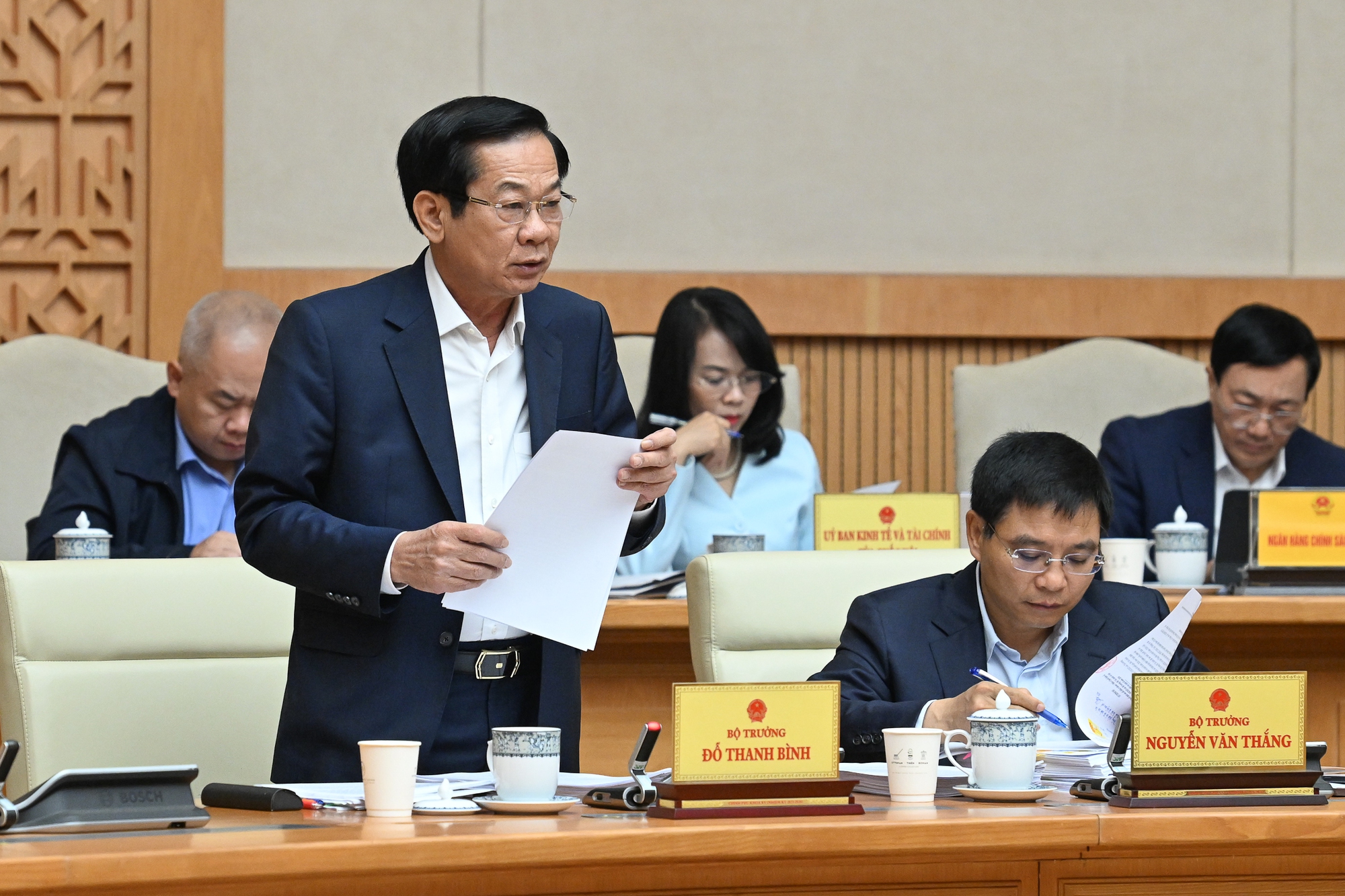 Thủ tướng: Phải bảo đảm 'mọi người đều có nhà, mọi gia đình đều có Tết'- Ảnh 9.