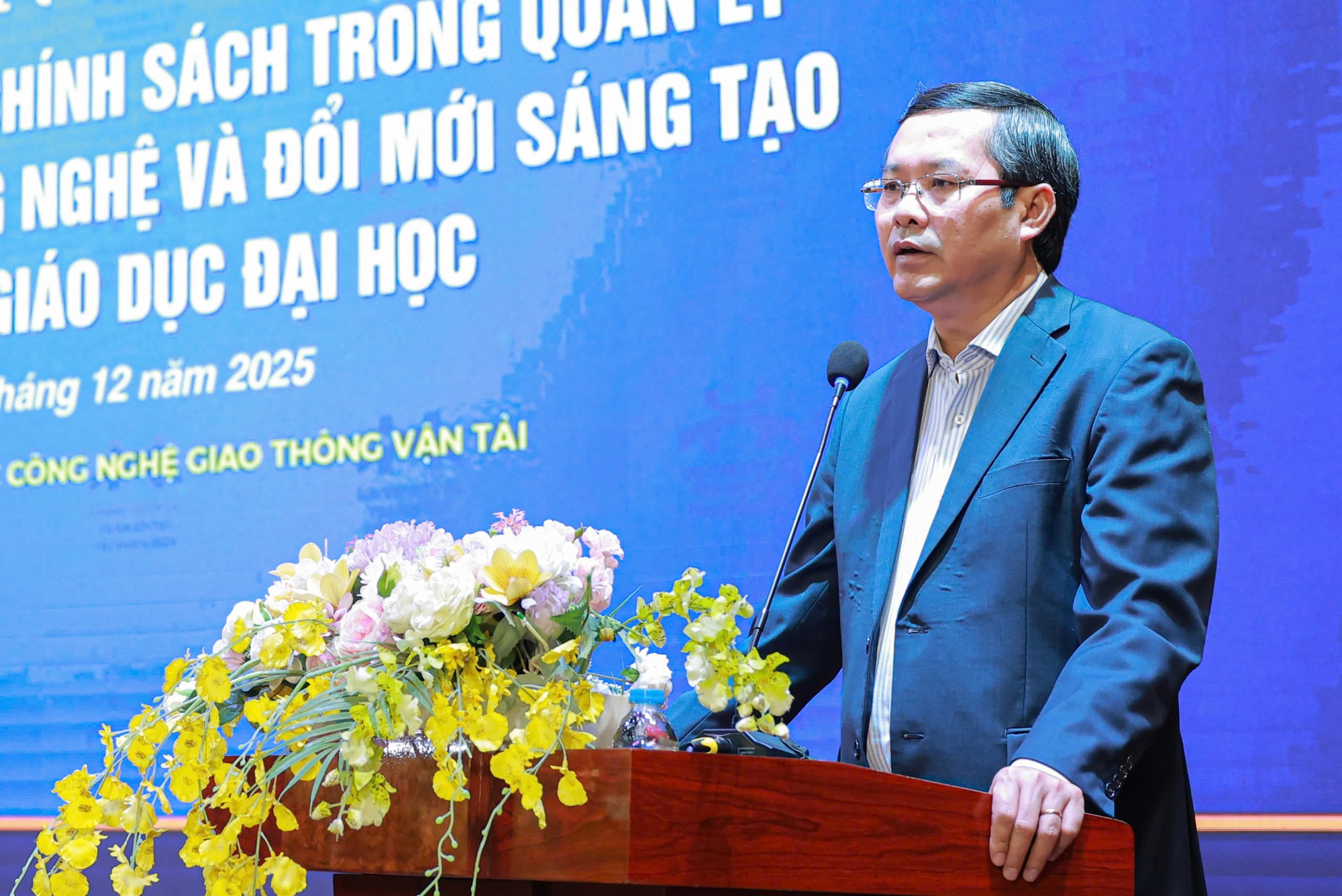 Đột phá thể chế để đưa KHCN thành động lực tăng trưởng mới- Ảnh 2. Đột phá thể chế để đưa KHCN thành động lực tăng trưởng mới- Ảnh 2.