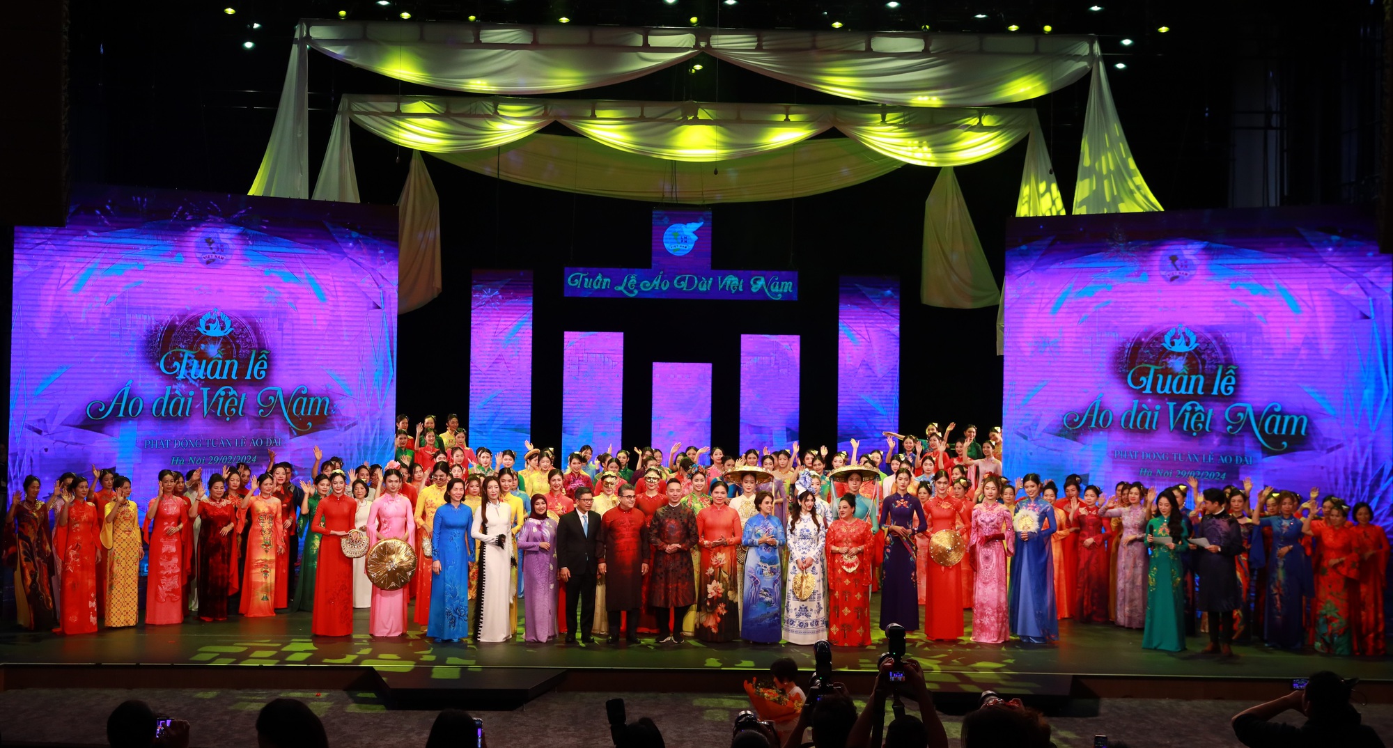 Khi sức mạnh văn hóa trở thành điểm tựa cho phụ nữ Việt Nam trên hành trình khởi nghiệp
- Ảnh 3. Khi sức mạnh văn hóa trở thành điểm tựa cho phụ nữ Việt Nam trên hành trình khởi nghiệp
- Ảnh 3.