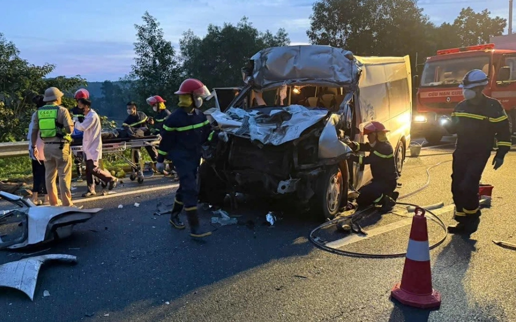 Khẩn trương điều tra, làm rõ nguyên nhân vụ tai nạn giao thông nghiêm trọng trên cao tốc Đà Nẵng - Quảng Ngãi