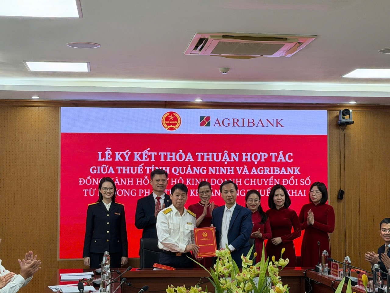 Các địa phương tích cực chuyển sang kê khai thuế, Nghệ An 'về đích' sớm- Ảnh 2.