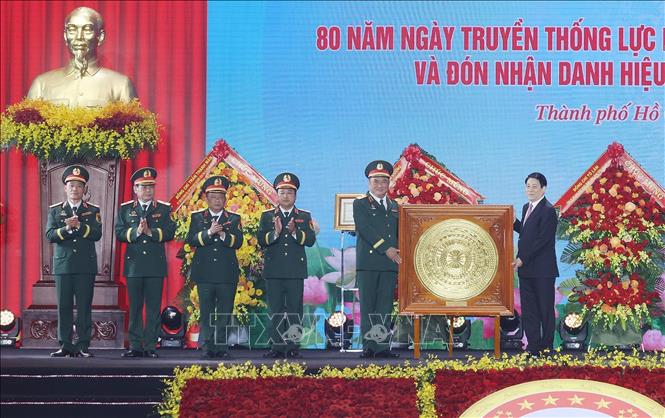 Chủ tịch nước Lương Cường dự Lễ kỷ niệm 80 năm Ngày truyền thống Quân khu 7- Ảnh 6. Chủ tịch nước Lương Cường dự Lễ kỷ niệm 80 năm Ngày truyền thống Quân khu 7- Ảnh 6.