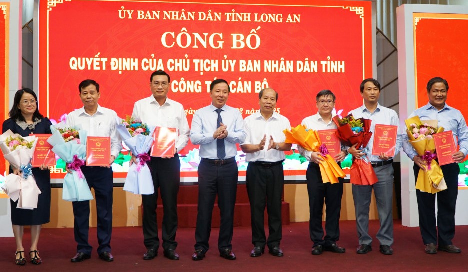 UBND tỉnh Long An công bố thành lập các cơ quan chuyên môn- Ảnh 1.