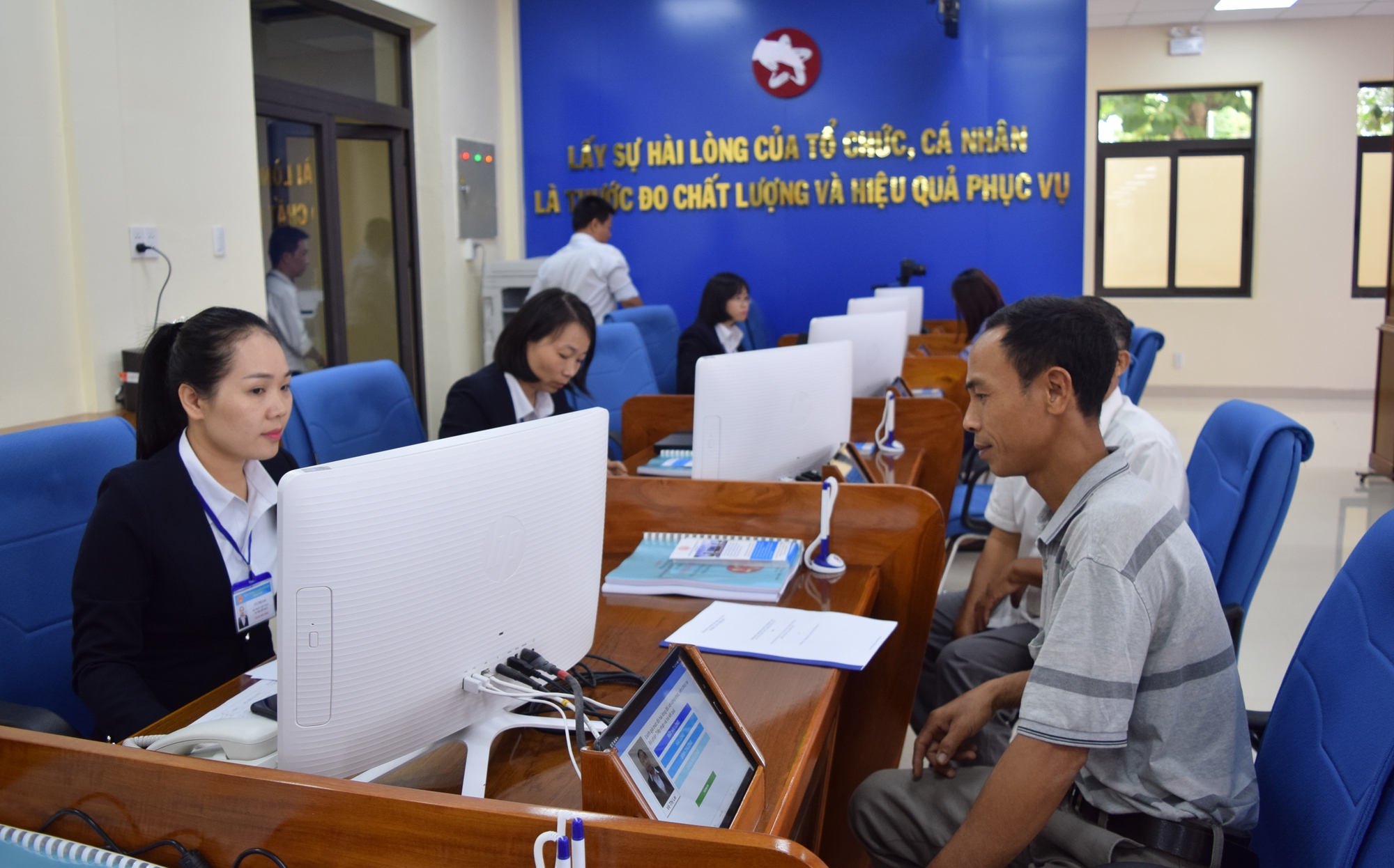 Công bố danh mục thủ tục hành chính (tạm thời) tiếp nhận và trả kết quả tại Bộ phận Một cửa cấp tỉnh, cấp xã trên địa bàn TP. Hồ Chí Minh