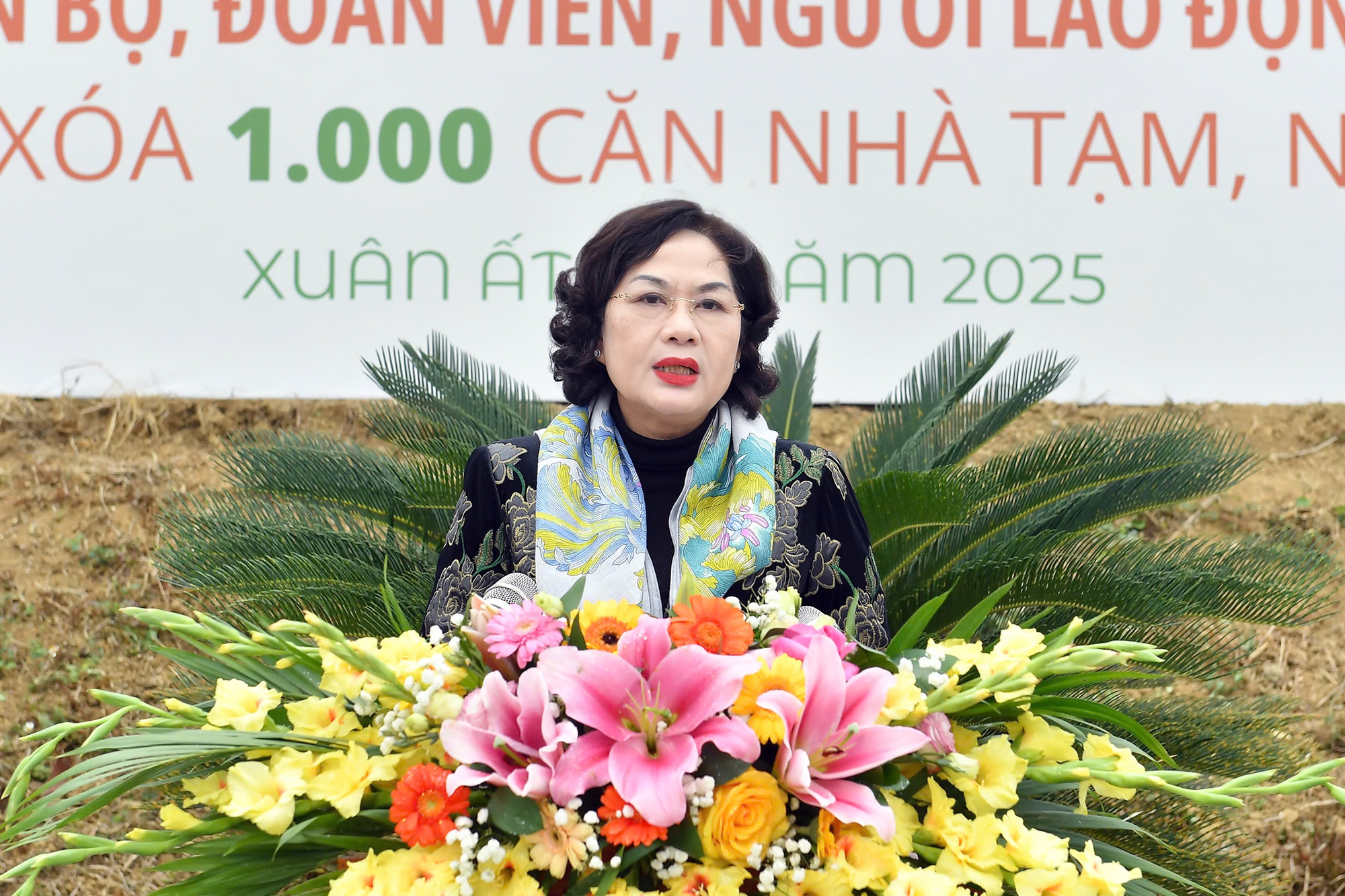 Ngành ngân hàng chung tay xóa 1.000 căn nhà tạm, nhà dột nát- Ảnh 1.