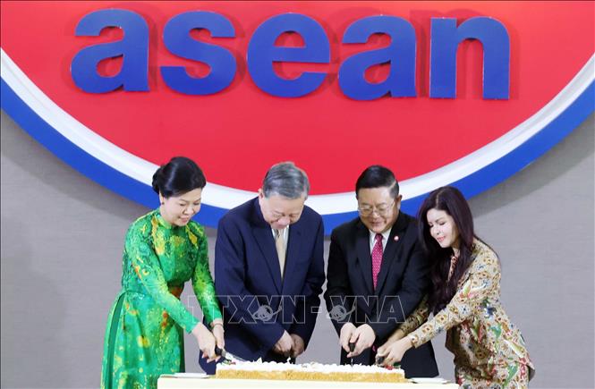 Việt Nam luôn coi trọng và đóng góp hết sức mình cho sự phát triển của ASEAN- Ảnh 9.