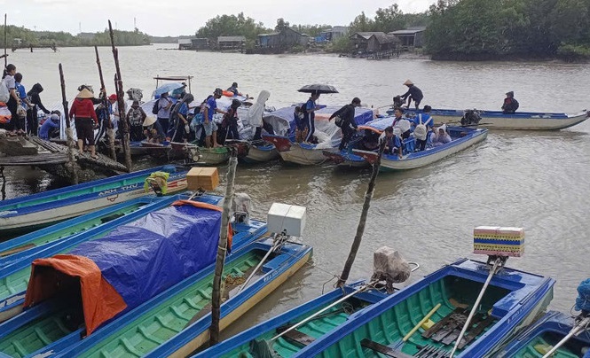 Cấp bách xây dựng trường nội trú cho học sinh DTTS - Bài 1: Chông chênh đường tới trường- Ảnh 2.