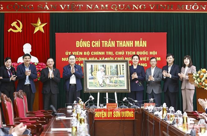 Chủ tịch Quốc hội Trần Thanh Mẫn làm việc với Ban Thường vụ Tỉnh ủy Tuyên Quang- Ảnh 2.