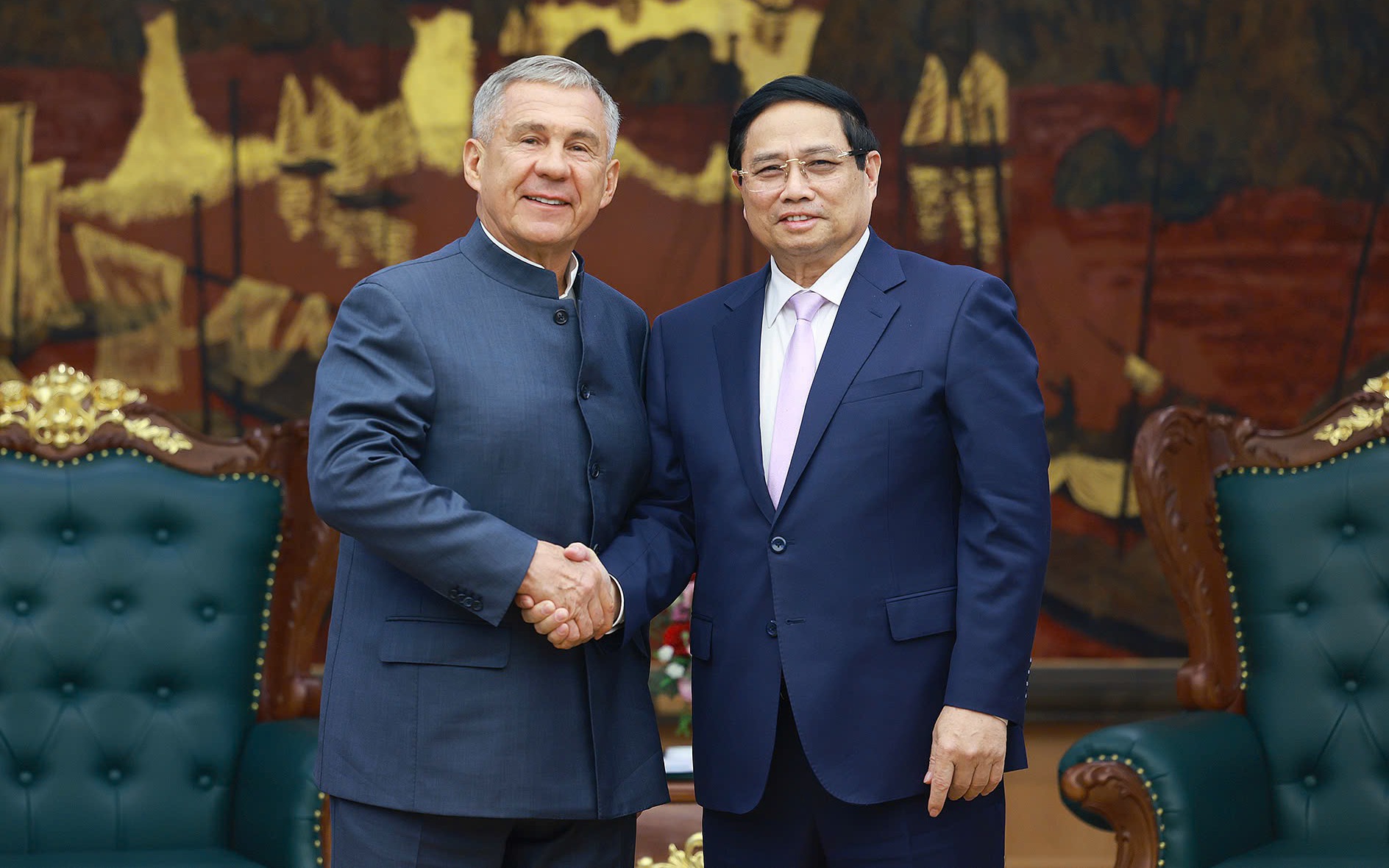 Thủ tướng Phạm Minh Chính tiếp Người đứng đầu Cộng hòa Tatarstan, Liên bang Nga