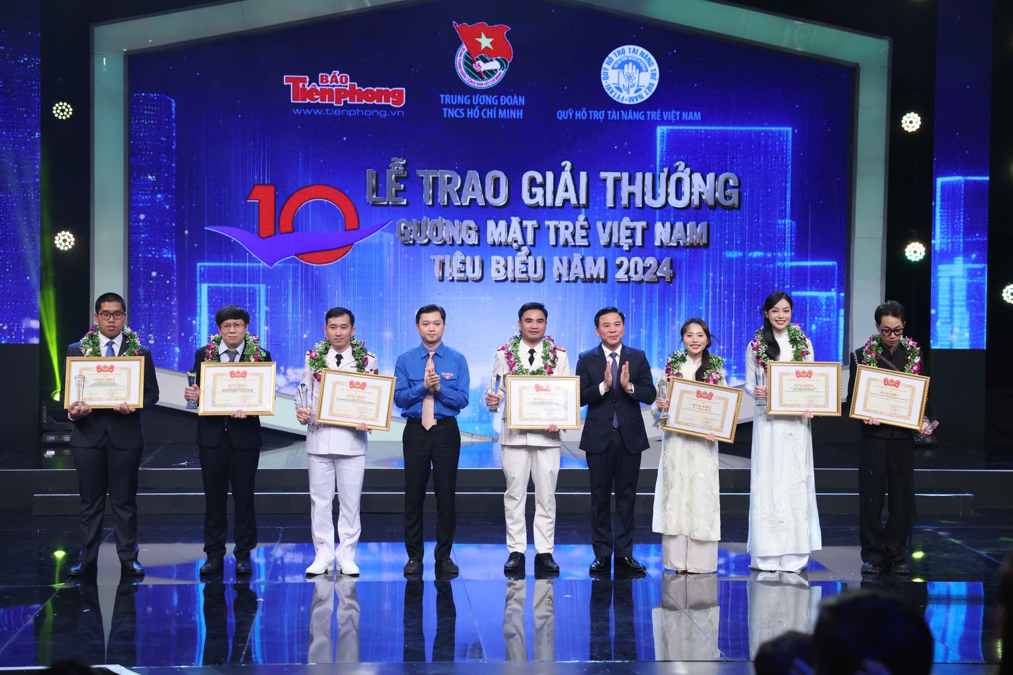 Thủ tướng đề nghị thanh niên Việt Nam thực hiện 'Ba tiên phong' và 'Sáu trọng tâm'- Ảnh 6.