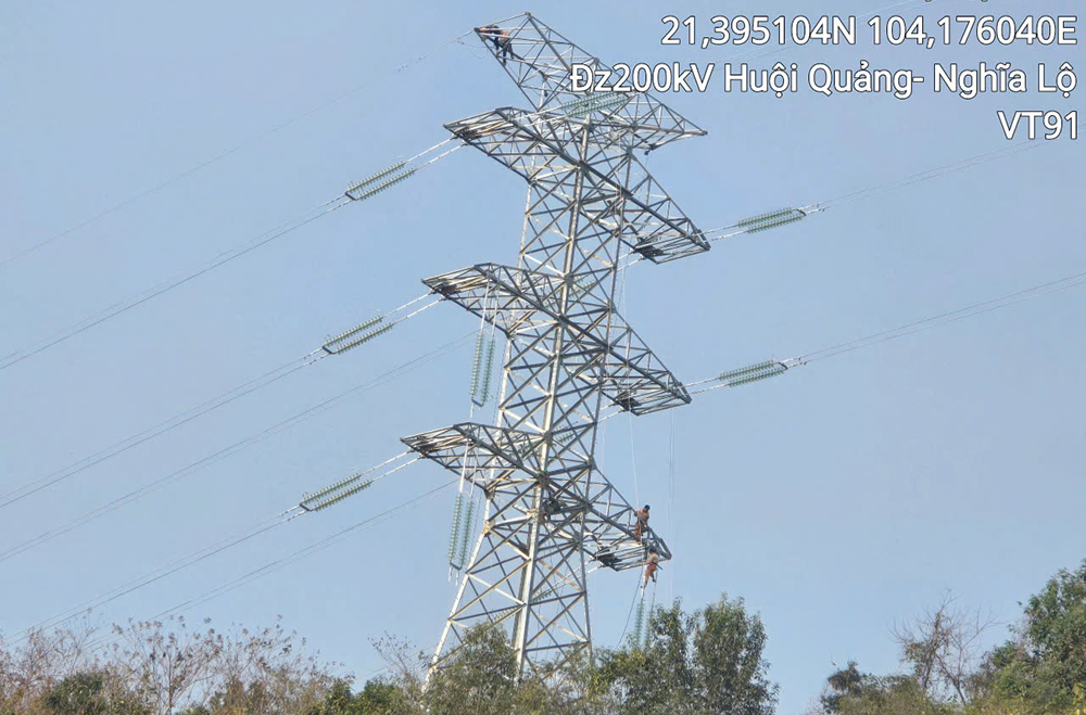 Tập trung nguồn lực, đẩy nhanh tiến độ dự án đường dây 220kV Huội Quảng – Nghĩa Lộ - Việt Trì- Ảnh 3.