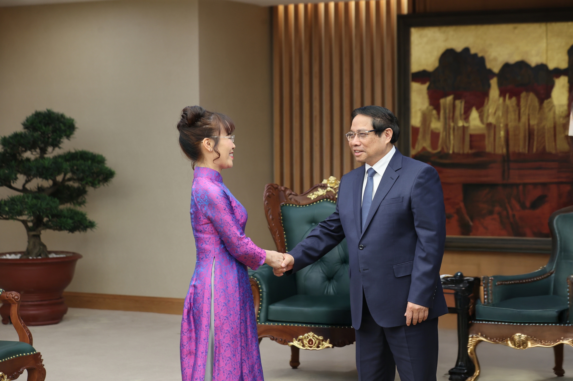 phuongthaoceo-vj-thay-17446216009211223788332.jpg
