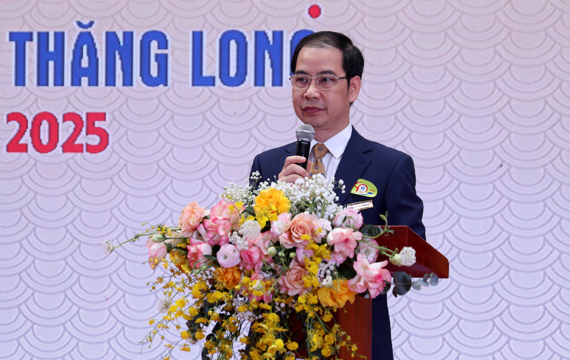 Phó Thủ tướng Lê Thành Long dự Lễ kỷ niệm 60 năm thành lập ngôi trường giàu truyền thống 'dạy tốt, học tốt' của Thủ đô- Ảnh 5.