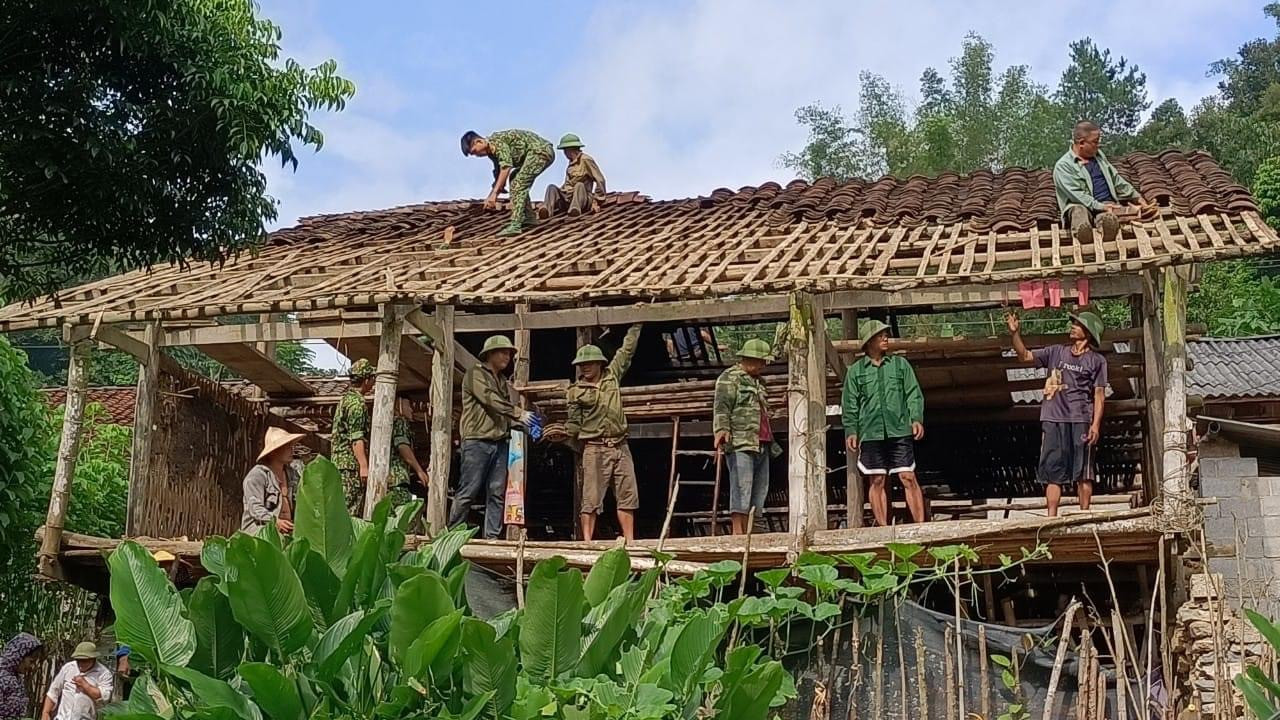 Kiện toàn Ban Chỉ đạo Trung ương triển khai xóa nhà tạm, nhà dột nát- Ảnh 1. Kiện toàn Ban Chỉ đạo Trung ương triển khai xóa nhà tạm, nhà dột nát- Ảnh 1.