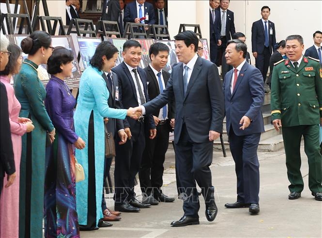 Chủ tịch nước Lương Cường thăm Đại sứ quán Việt Nam tại Lào- Ảnh 1. Chủ tịch nước Lương Cường thăm Đại sứ quán Việt Nam tại Lào- Ảnh 1.