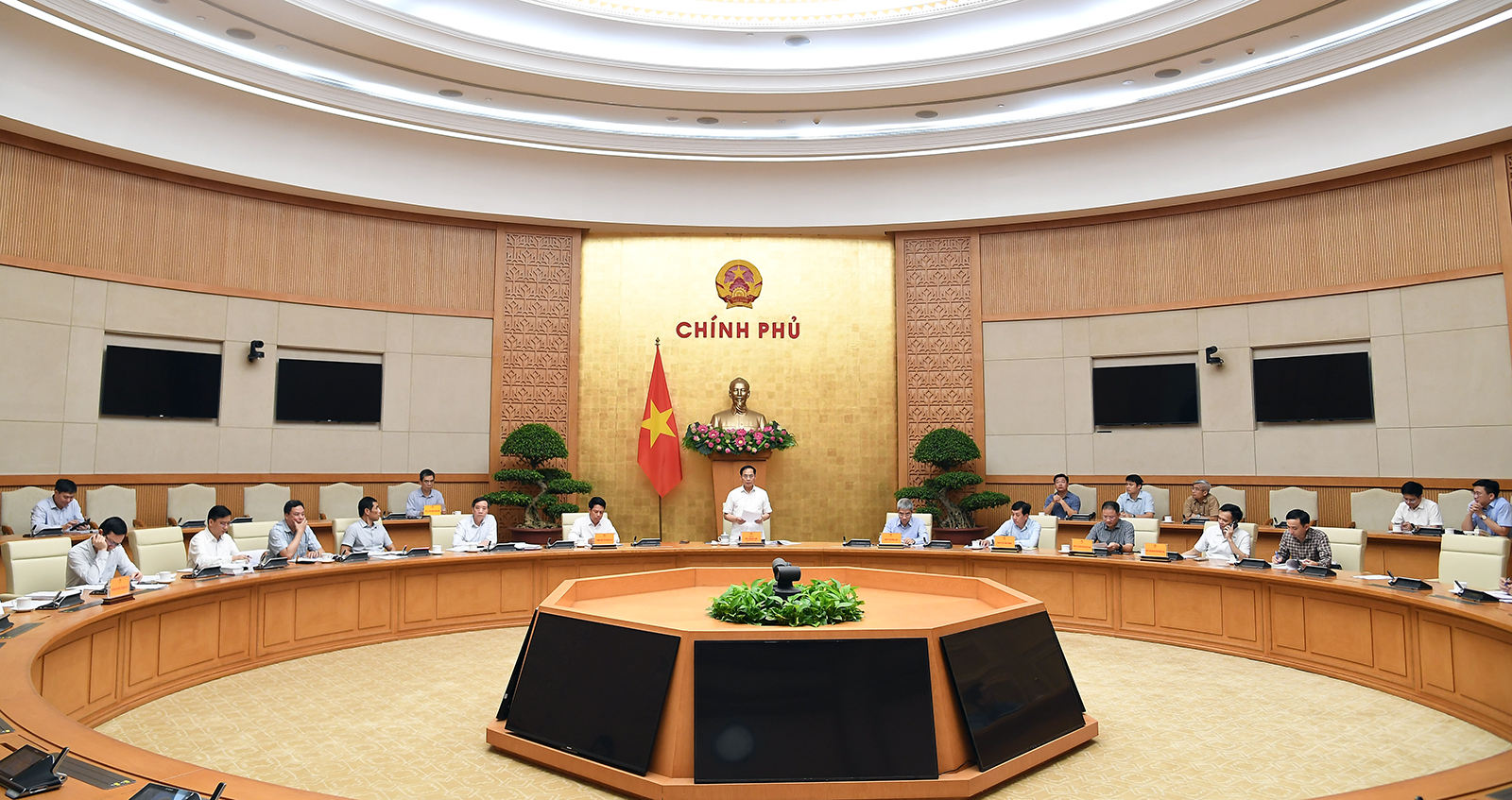 Các bộ, cơ quan phải xác định rõ giải pháp giúp Việt Nam bước vào kỷ nguyên tăng trưởng cao, bền vững- Ảnh 2. Các bộ, cơ quan phải xác định rõ giải pháp giúp Việt Nam bước vào kỷ nguyên tăng trưởng cao, bền vững- Ảnh 2.