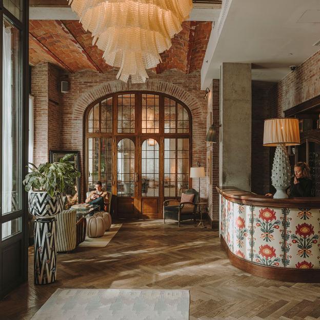 photo-1745632221528 photo-1745632221528