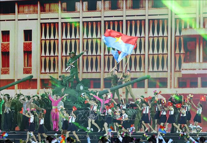 Tổng Bí thư Tô Lâm dự Chương trình nghệ thuật đặc biệt 'Mùa Xuân thống nhất'- Ảnh 2. Tổng Bí thư Tô Lâm dự Chương trình nghệ thuật đặc biệt 'Mùa Xuân thống nhất'- Ảnh 2.