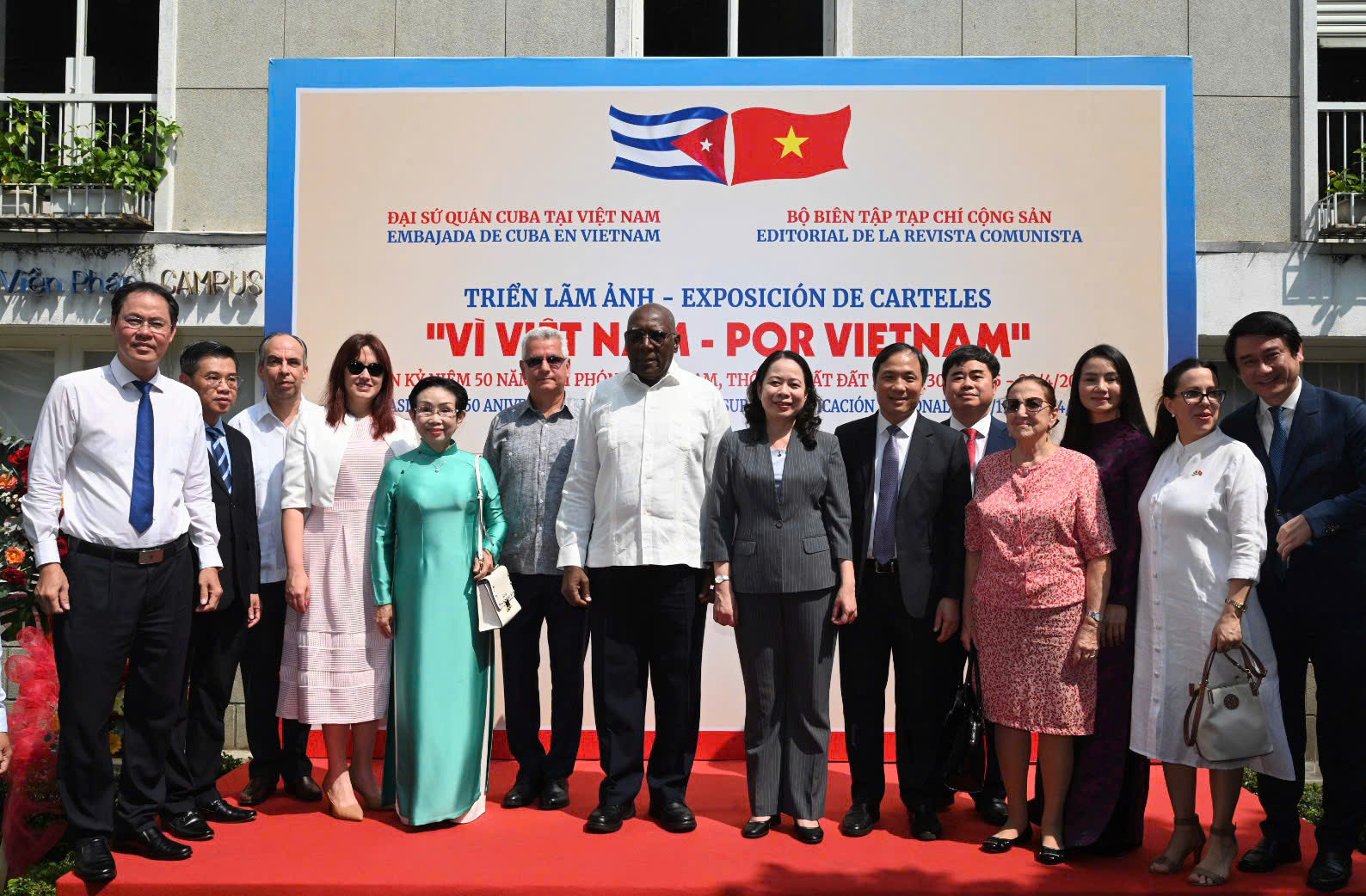 Triển lãm ảnh 'Vì Việt Nam' thắt chặt tình hữu nghị Việt Nam-Cuba- Ảnh 1.