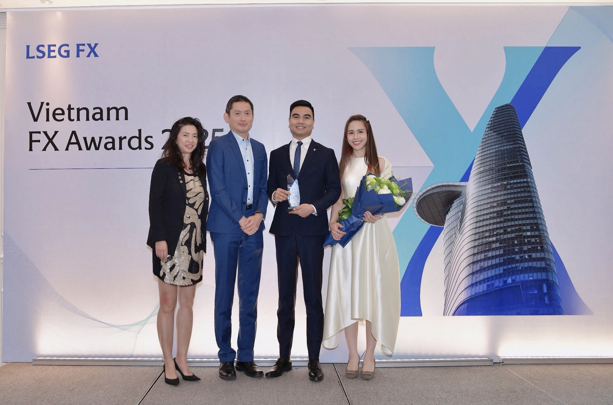 Vietcombank tiếp tục khẳng định vị thế dẫn đầu trên thị trường ngoại hối- Ảnh 1. Vietcombank tiếp tục khẳng định vị thế dẫn đầu trên thị trường ngoại hối- Ảnh 1.