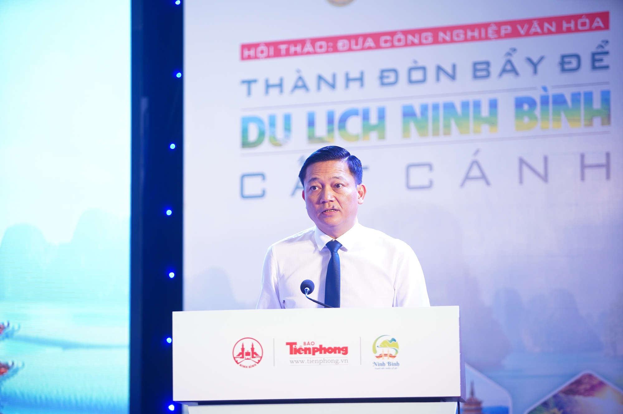 Phát triển công nghiệp văn hóa - ‘Đòn bẩy’ chiến lược để du lịch Ninh Bình cất cánh- Ảnh 2. Phát triển công nghiệp văn hóa - ‘Đòn bẩy’ chiến lược để du lịch Ninh Bình cất cánh- Ảnh 2.