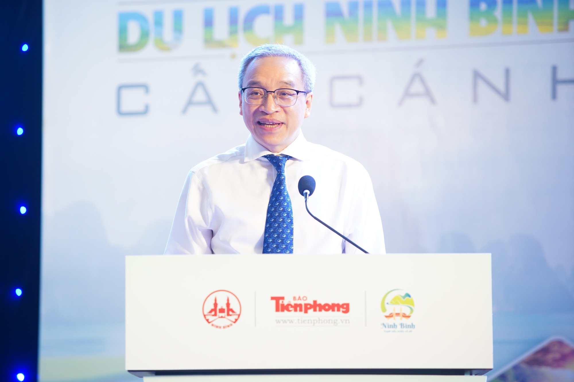 Phát triển công nghiệp văn hóa - ‘Đòn bẩy’ chiến lược để du lịch Ninh Bình cất cánh- Ảnh 3. Phát triển công nghiệp văn hóa - ‘Đòn bẩy’ chiến lược để du lịch Ninh Bình cất cánh- Ảnh 3.