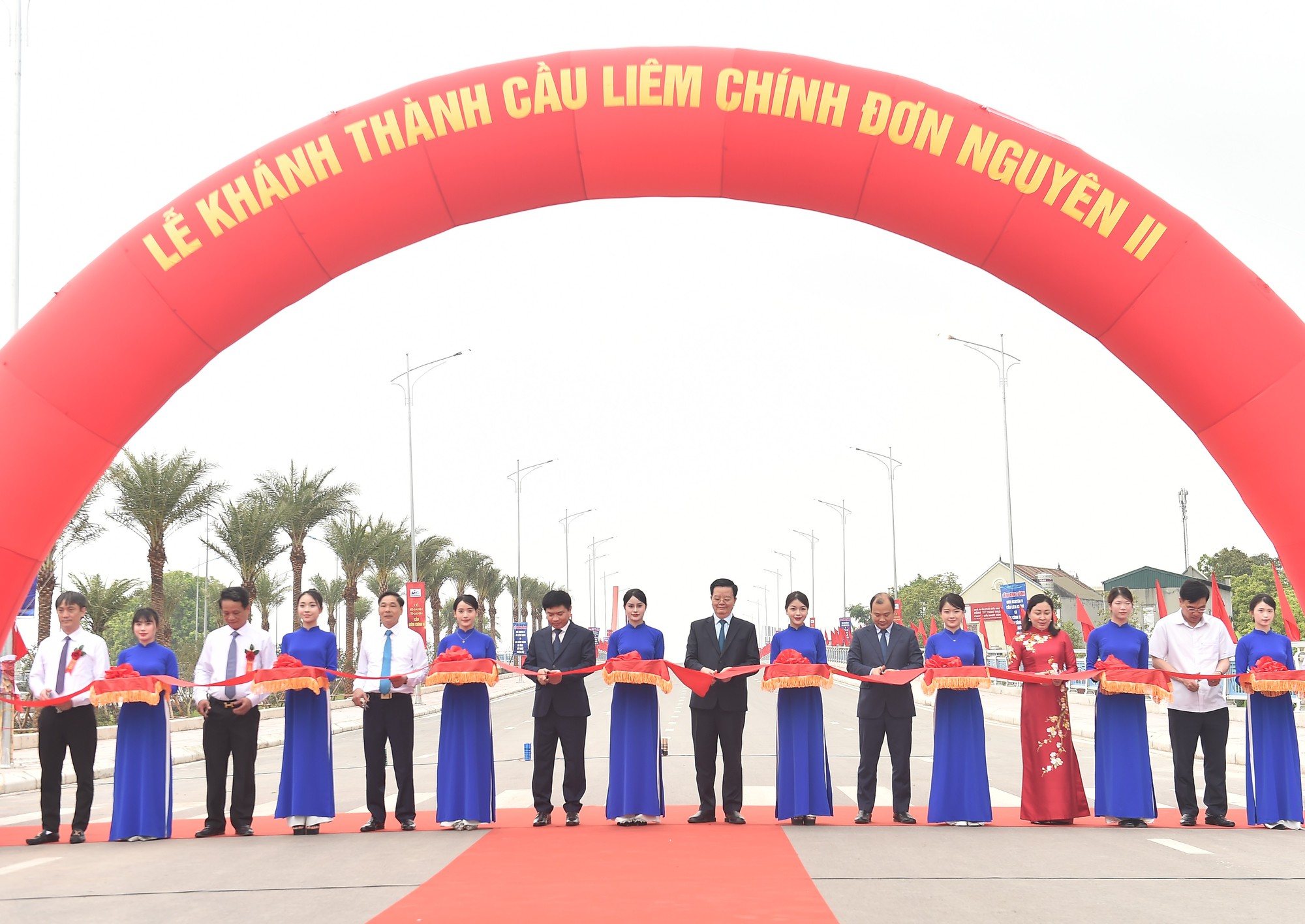 Phó Thủ tướng Mai Văn Chính dự lễ khánh thành cầu Liêm Chính, đơn nguyên II, Phủ Lý, Hà Nam- Ảnh 1. Phó Thủ tướng Mai Văn Chính dự lễ khánh thành cầu Liêm Chính, đơn nguyên II, Phủ Lý, Hà Nam- Ảnh 1.