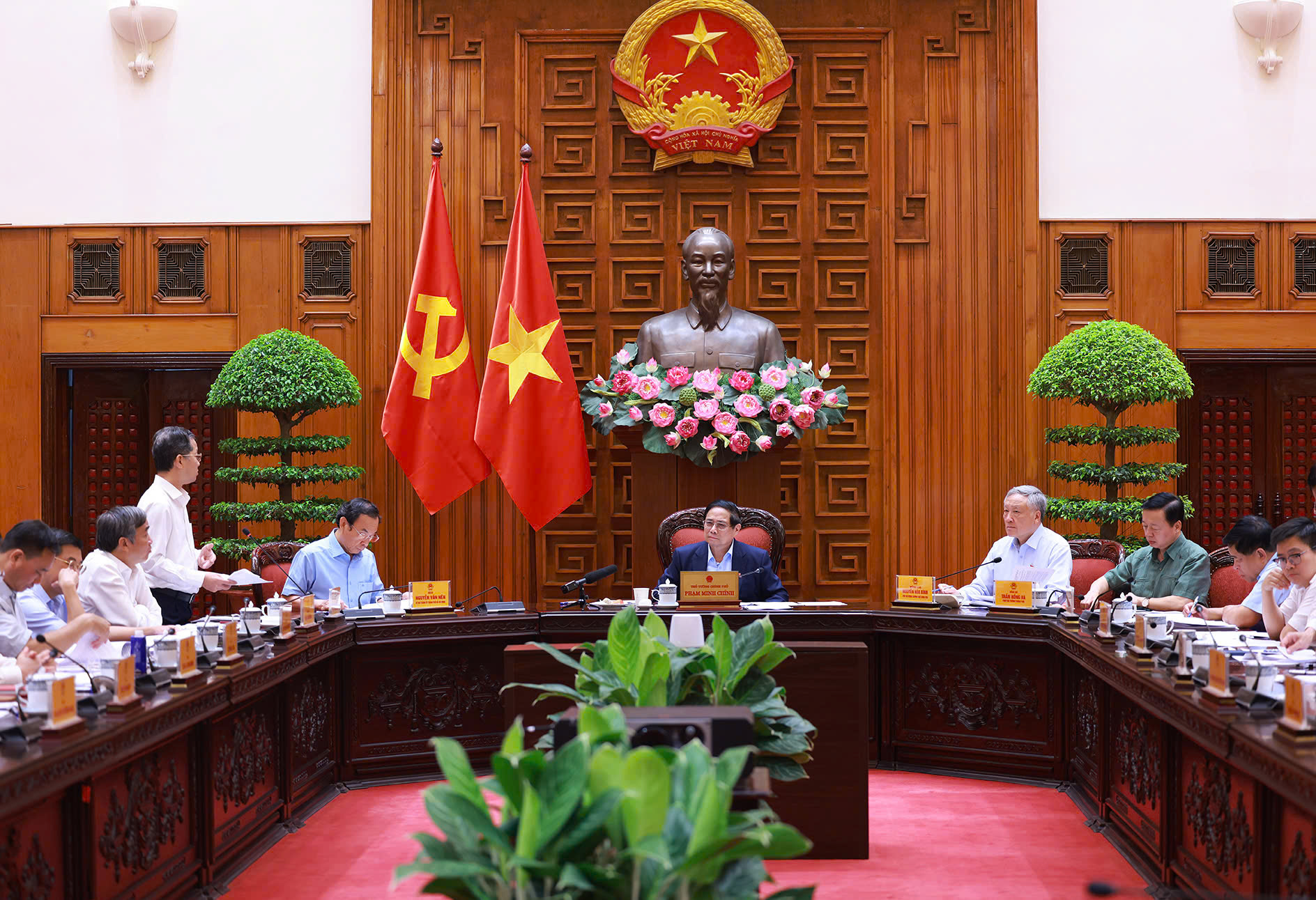 Thủ tướng: Trình Nghị quyết của Quốc hội về Trung tâm tài chính quốc tế ngay tại kỳ họp này- Ảnh 2. Thủ tướng: Trình Nghị quyết của Quốc hội về Trung tâm tài chính quốc tế ngay tại kỳ họp này- Ảnh 2.