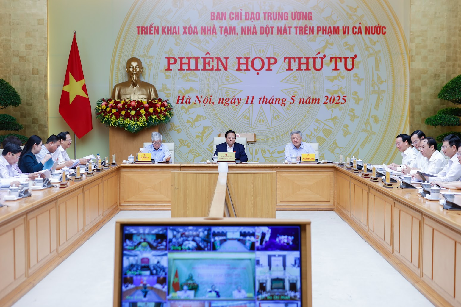 TỔNG THUẬT: Thủ tướng chủ trì phiên họp thứ 4 Ban chỉ đạo Trung ương về xóa nhà tạm, nhà dột nát- Ảnh 16. TỔNG THUẬT: Thủ tướng chủ trì phiên họp thứ 4 Ban chỉ đạo Trung ương về xóa nhà tạm, nhà dột nát- Ảnh 16.